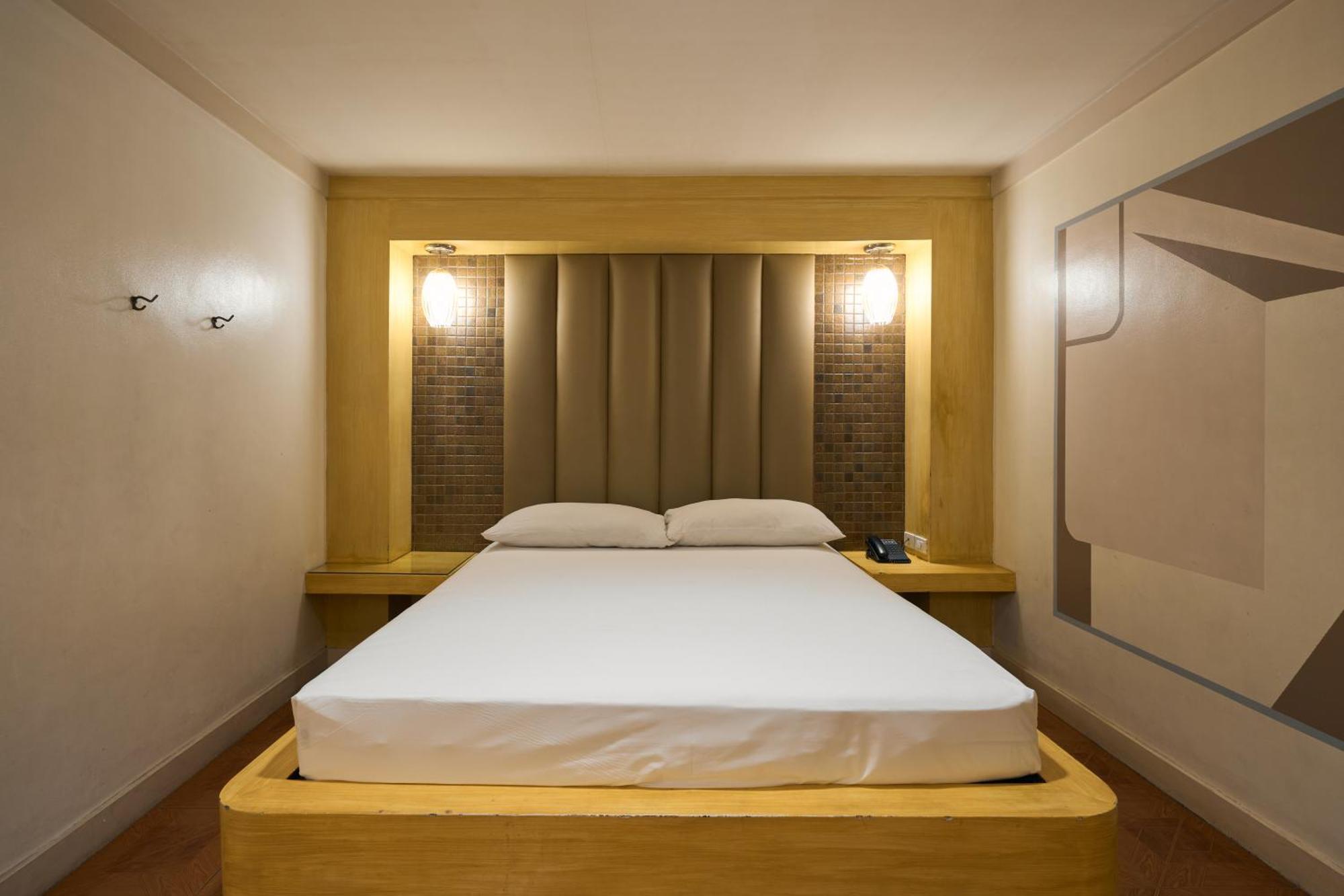Hotel Victoria Court Malabon Valenzuela Zewnętrze zdjęcie